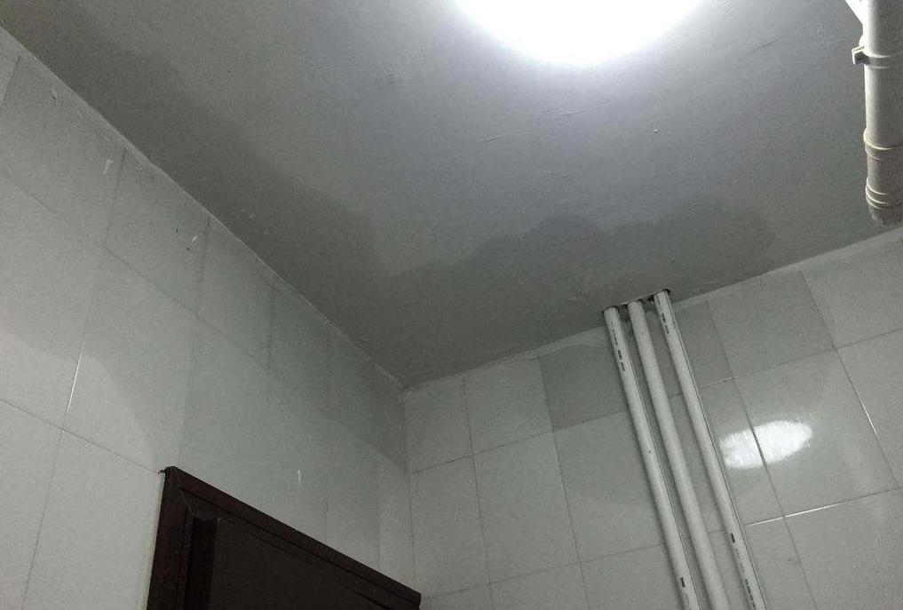 <b>楼上漏水楼下怎么补漏？不能马虎</b>